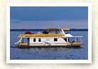 Photo of a houseboat on the St. Johns River